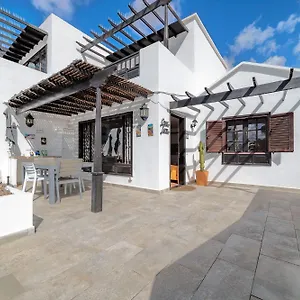 https://apartamento-con-magnfica-terraza-en-playa-bastin.in-canary-islands.com